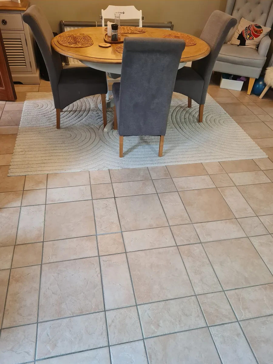 Carpet - Image 1