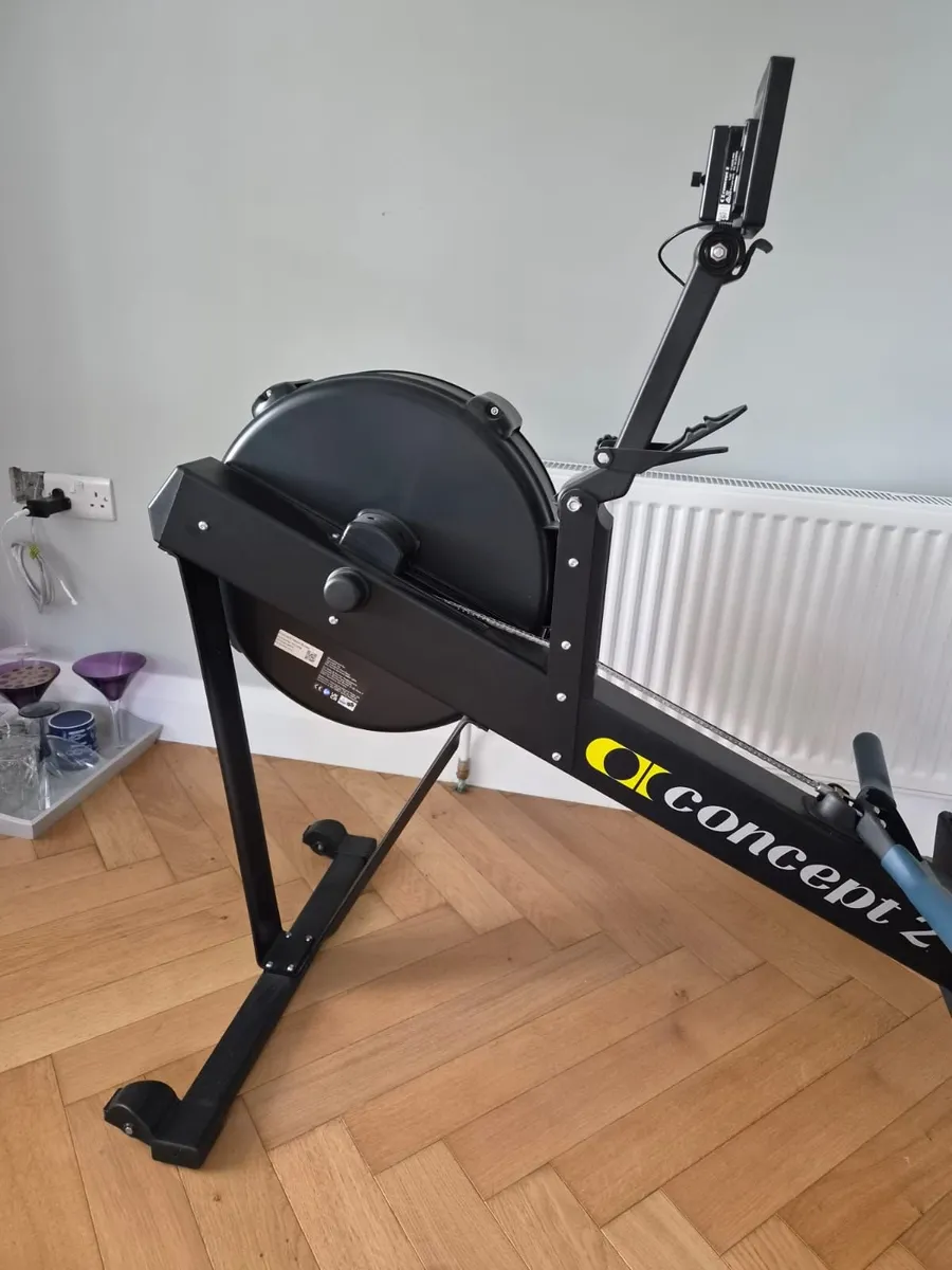 Rowing machine - Image 1