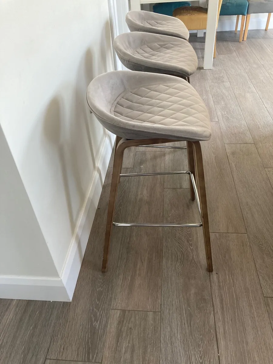 Kitchen stools - Image 1