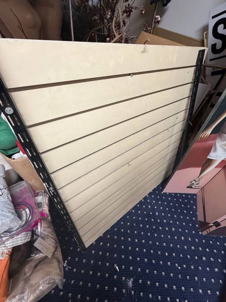 Slatwall pieces