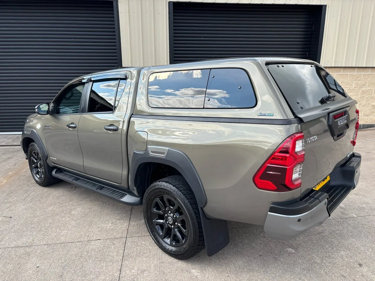 212 2021 TOYOTA HILUX 2.8 D4D INVINCIBLE X AUTO - Image 4