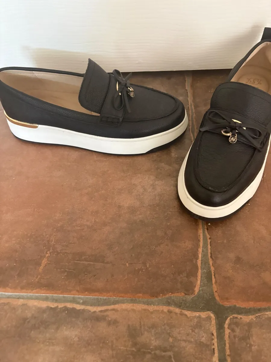 Shoes - Image 3