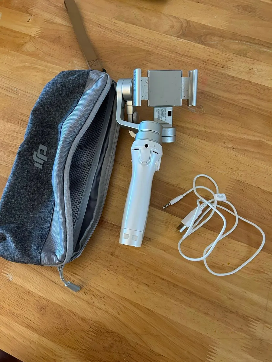 DJI Osmo Mobile 3 Gimbal - Image 1