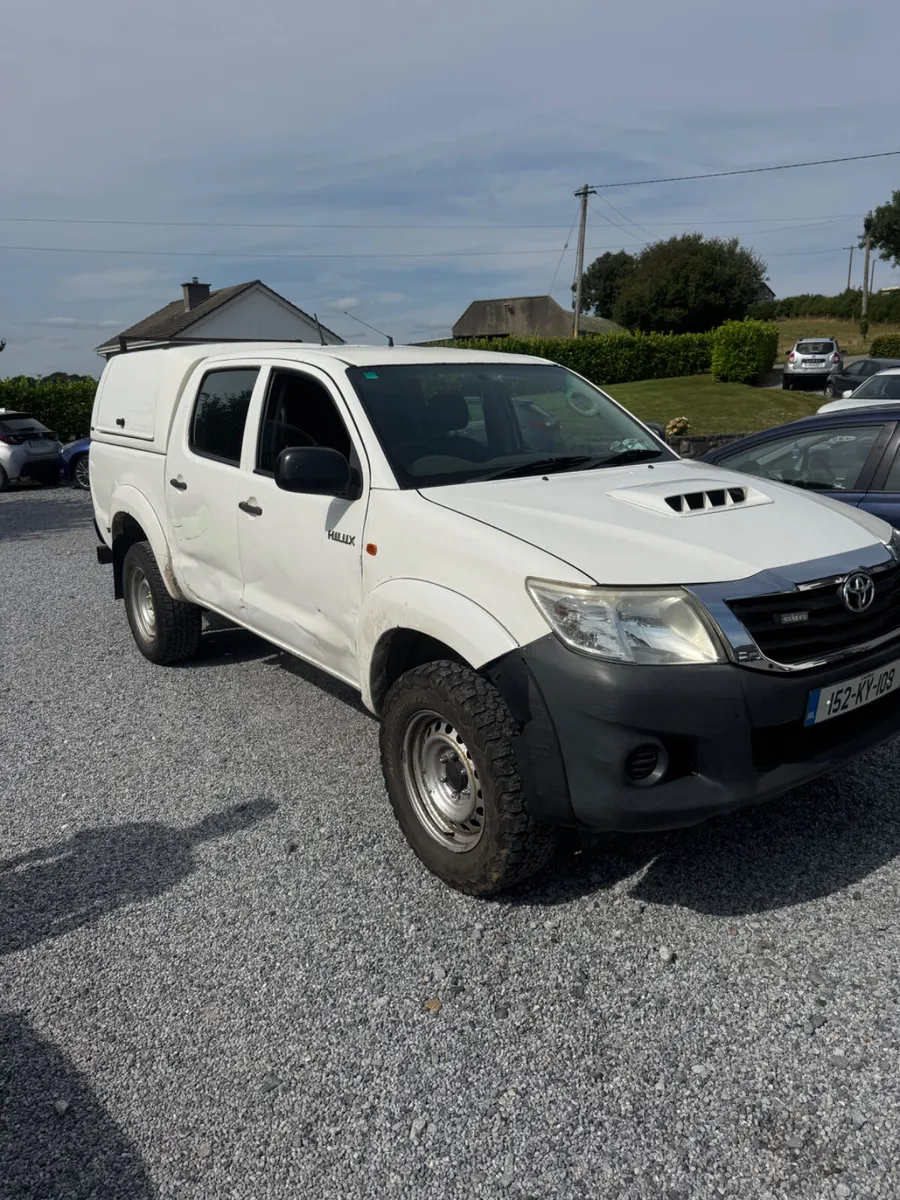 Toyota Hilux 2015 new doe - Image 1