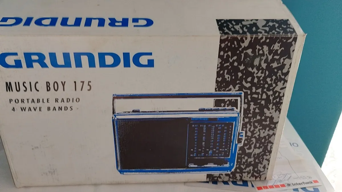 VINTAGE GRUNDIG RADIO EXCELLENT CONDITION - Image 3