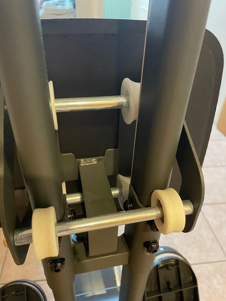 Rowing Machine - Image 3
