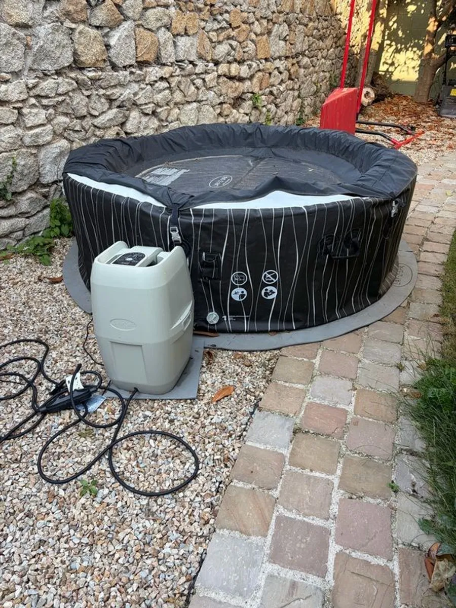 Inflatable Hot tub - Image 2