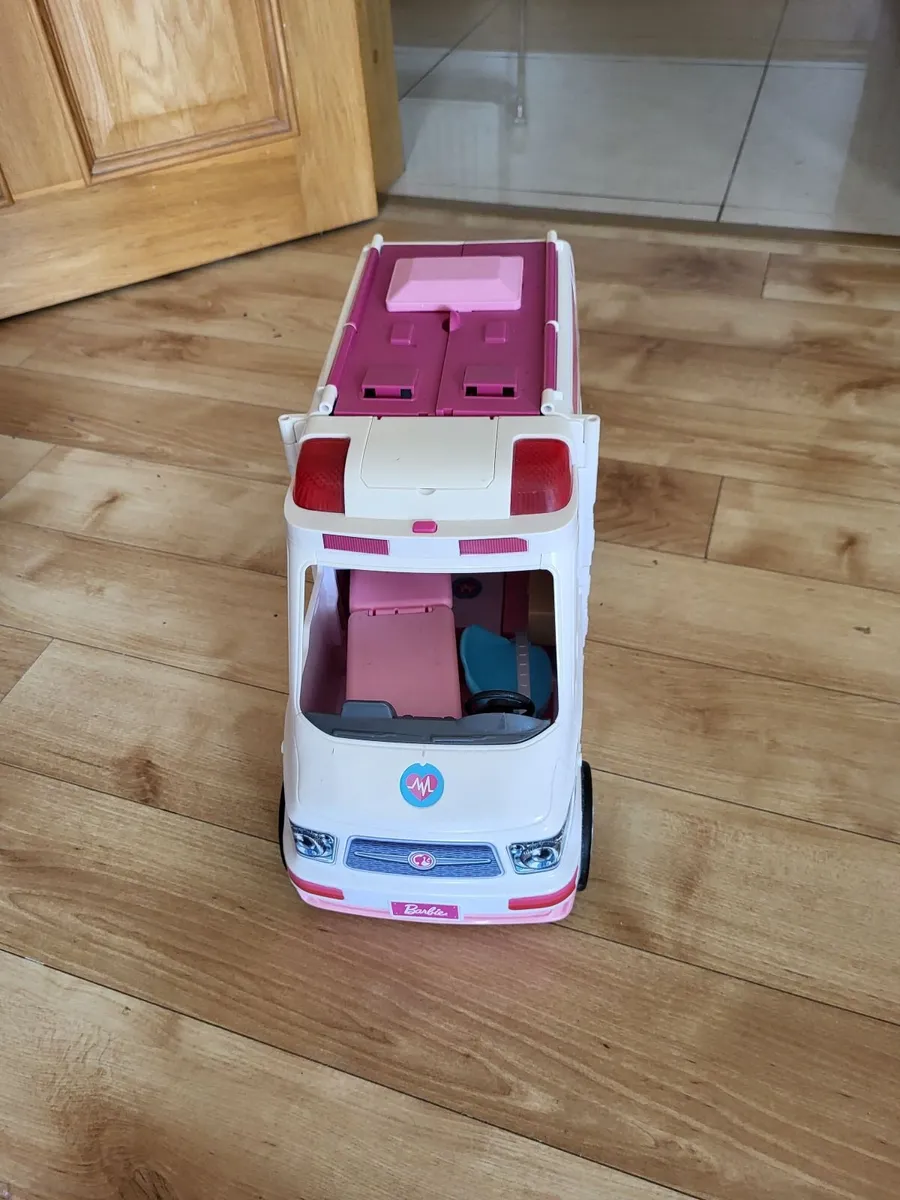 Barbie Ambulance - Image 2
