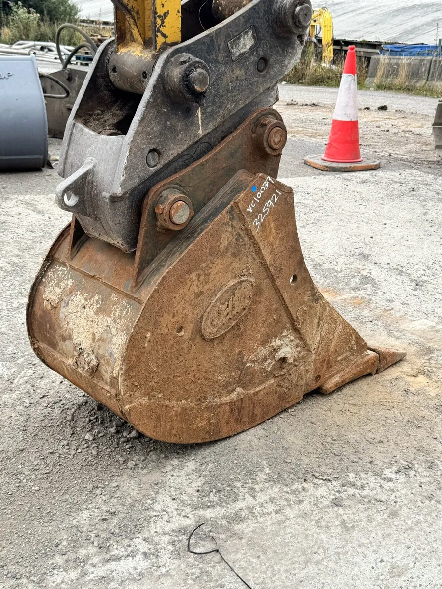 24” Geith Digging Bucket 65mm pins - Image 3