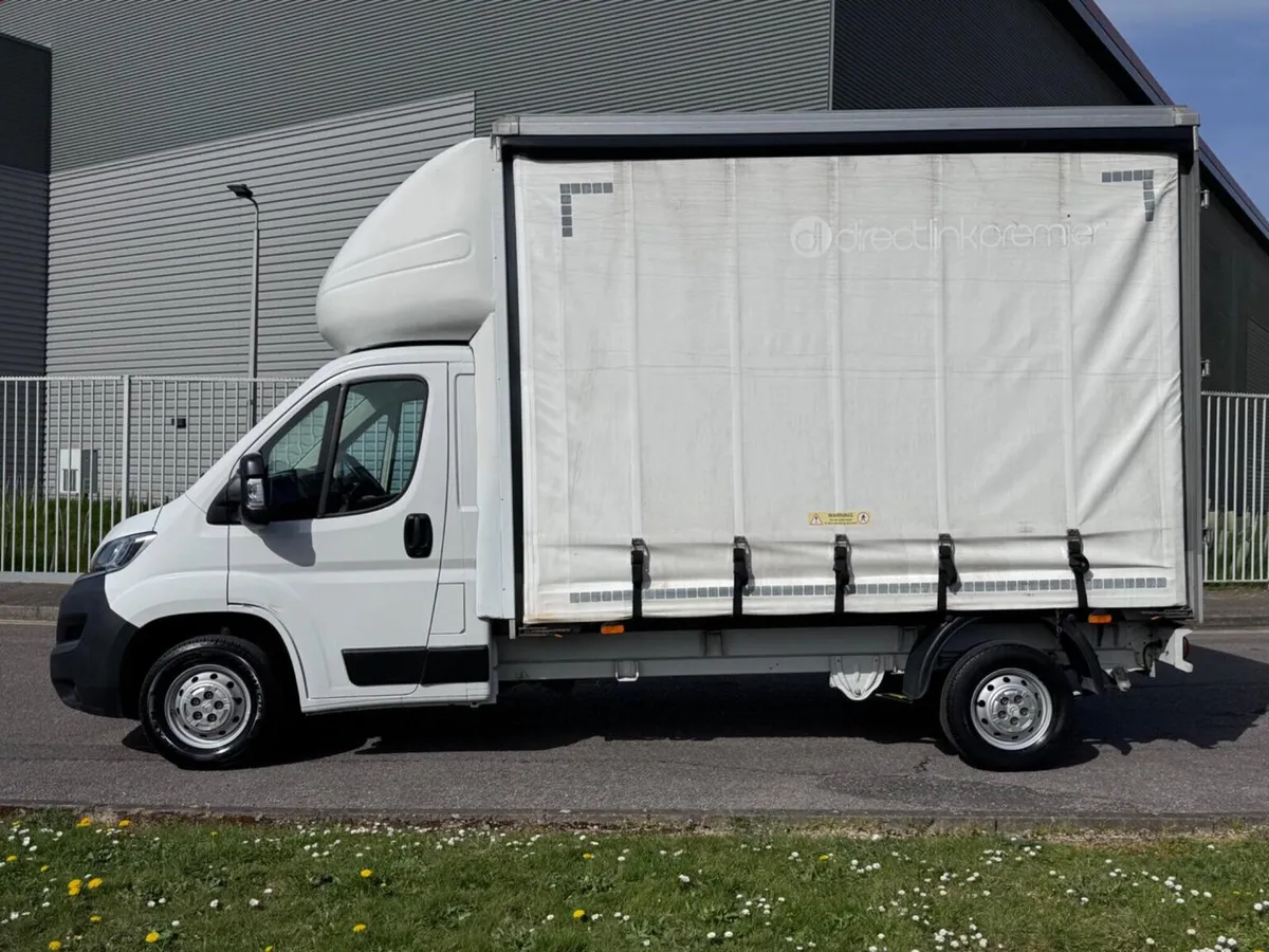 2022 Citroen Relay CurtainSider Van - Image 1