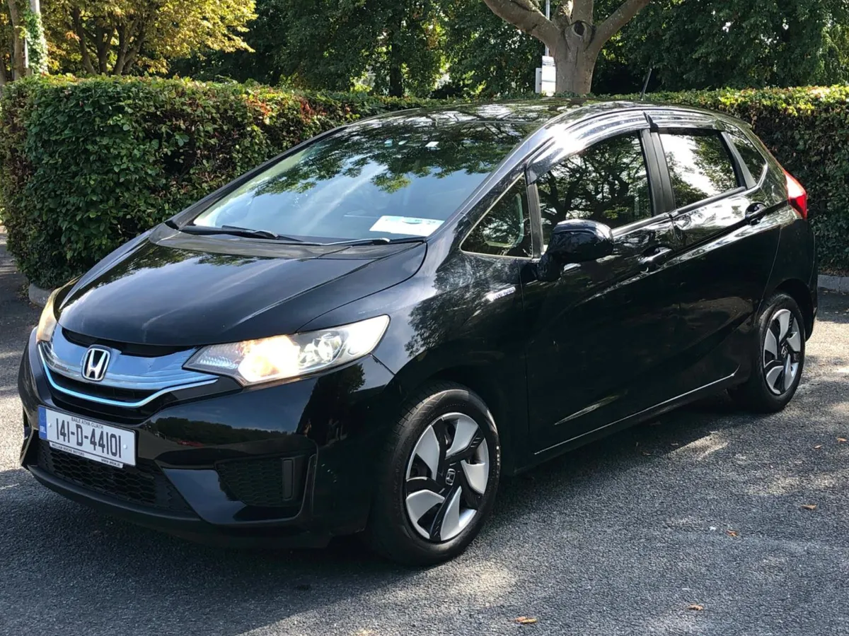 Honda Fit GP5 1,5HYBRID,AUTOMATIC,PLS READ ADD - Image 4