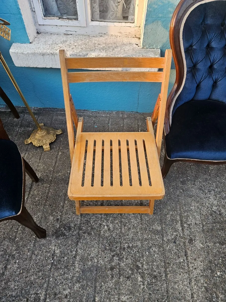 Foldup Chair - Image 2