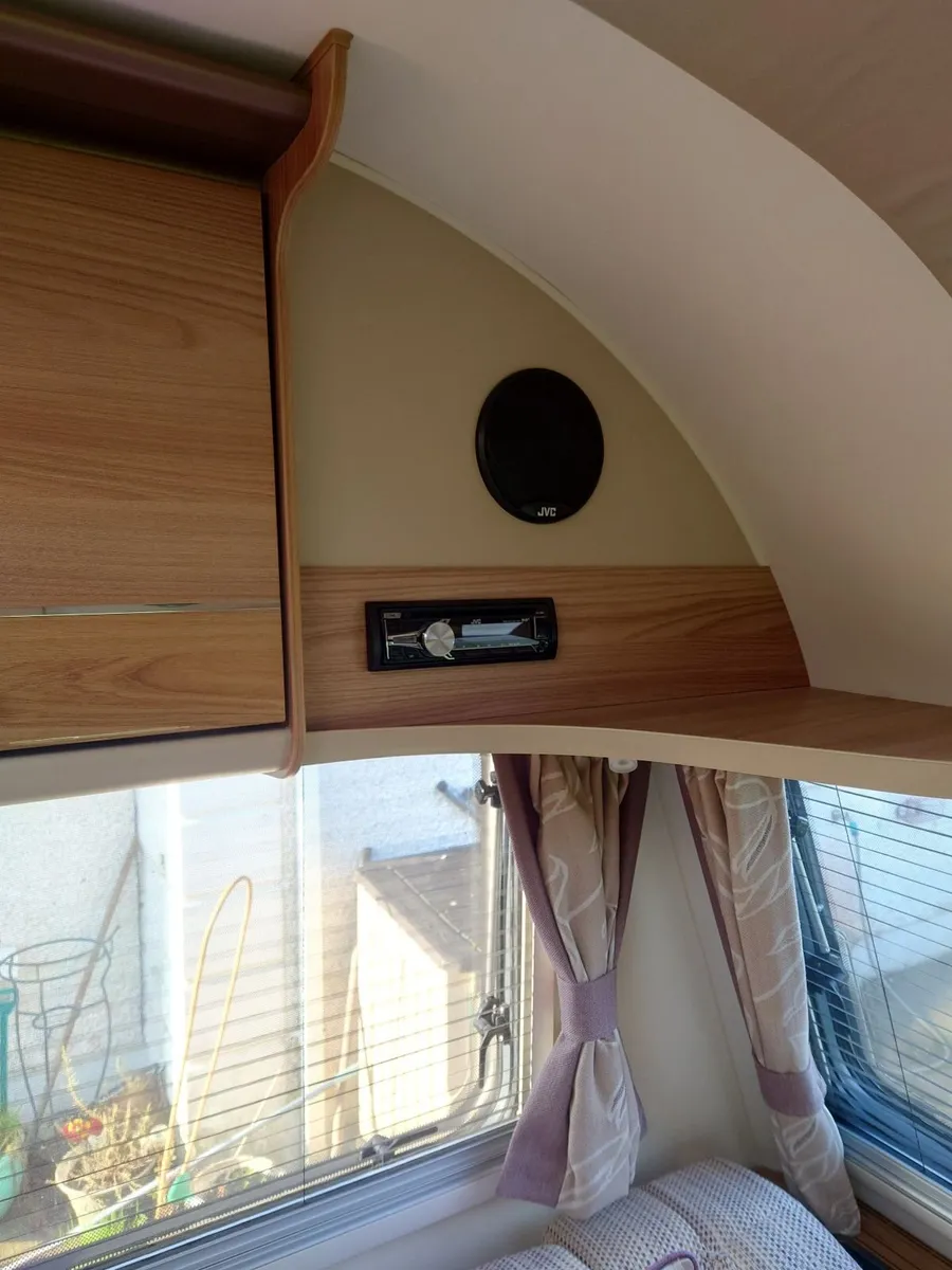 Caravan - Image 4