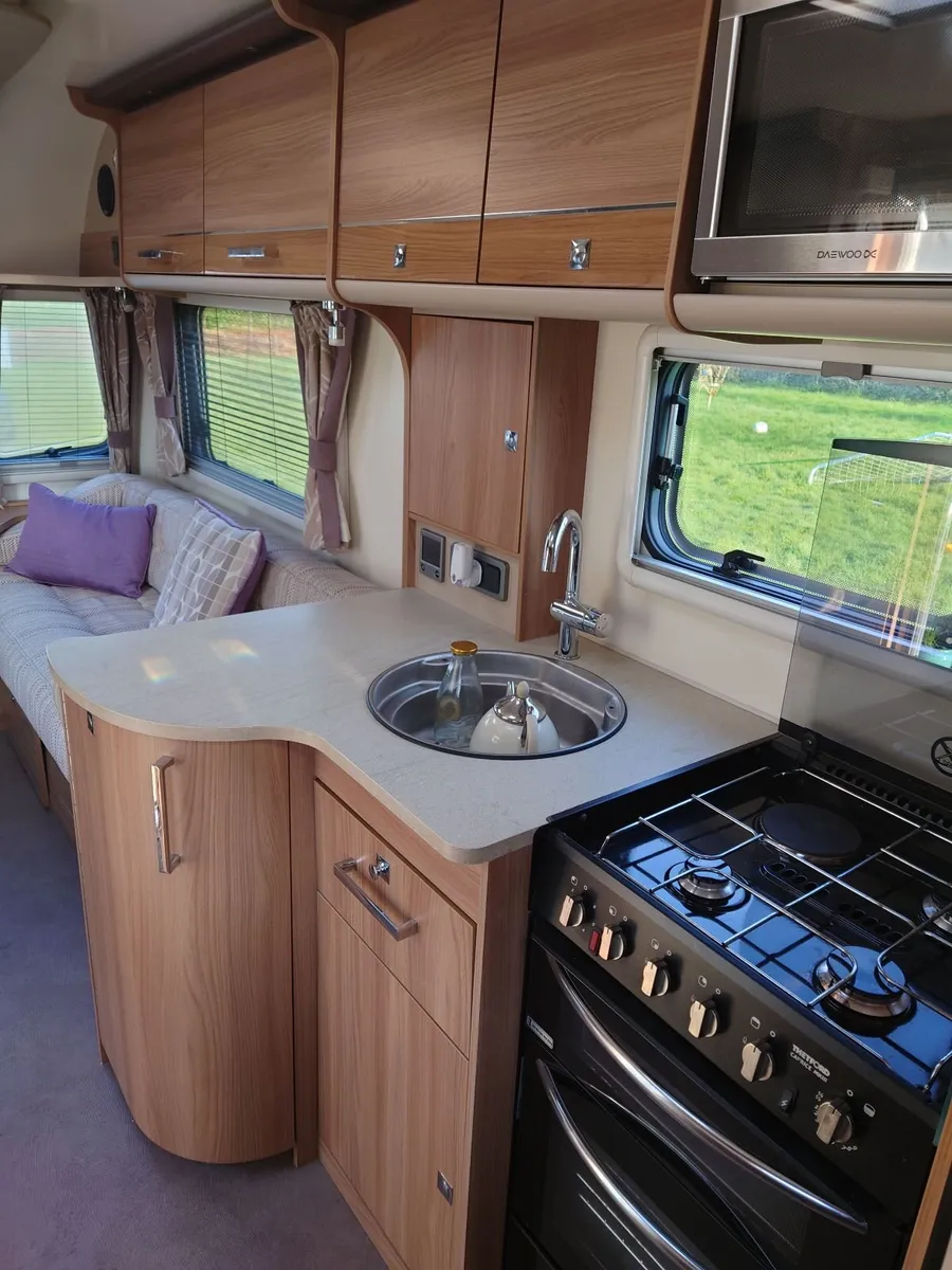 Caravan - Image 2