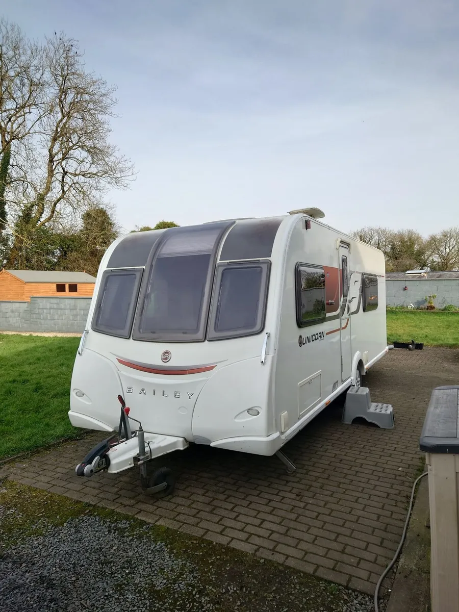 Caravan - Image 1