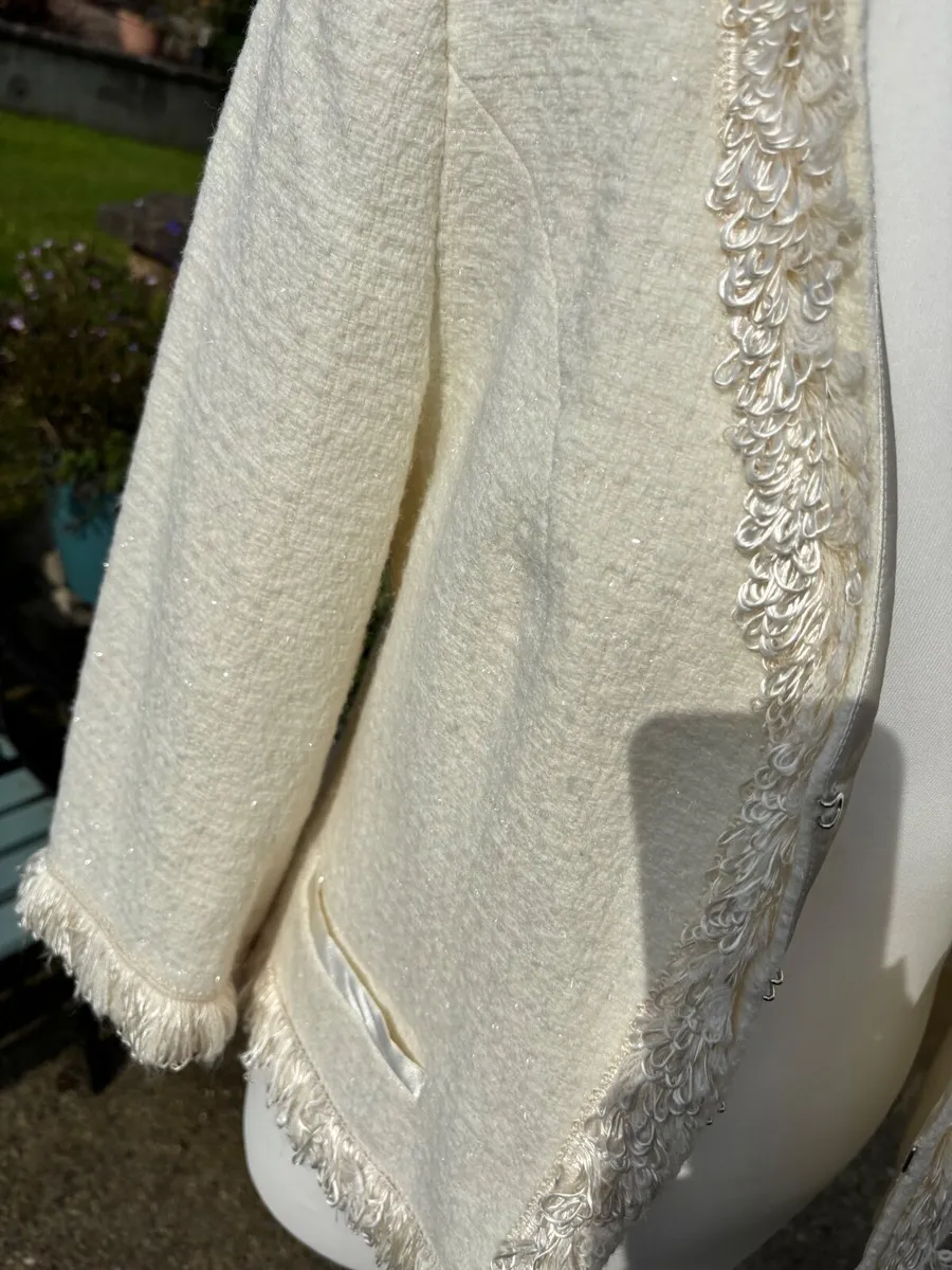 Beautiful Cream Bouclè Summer Jacket Size 12/14 - Image 4