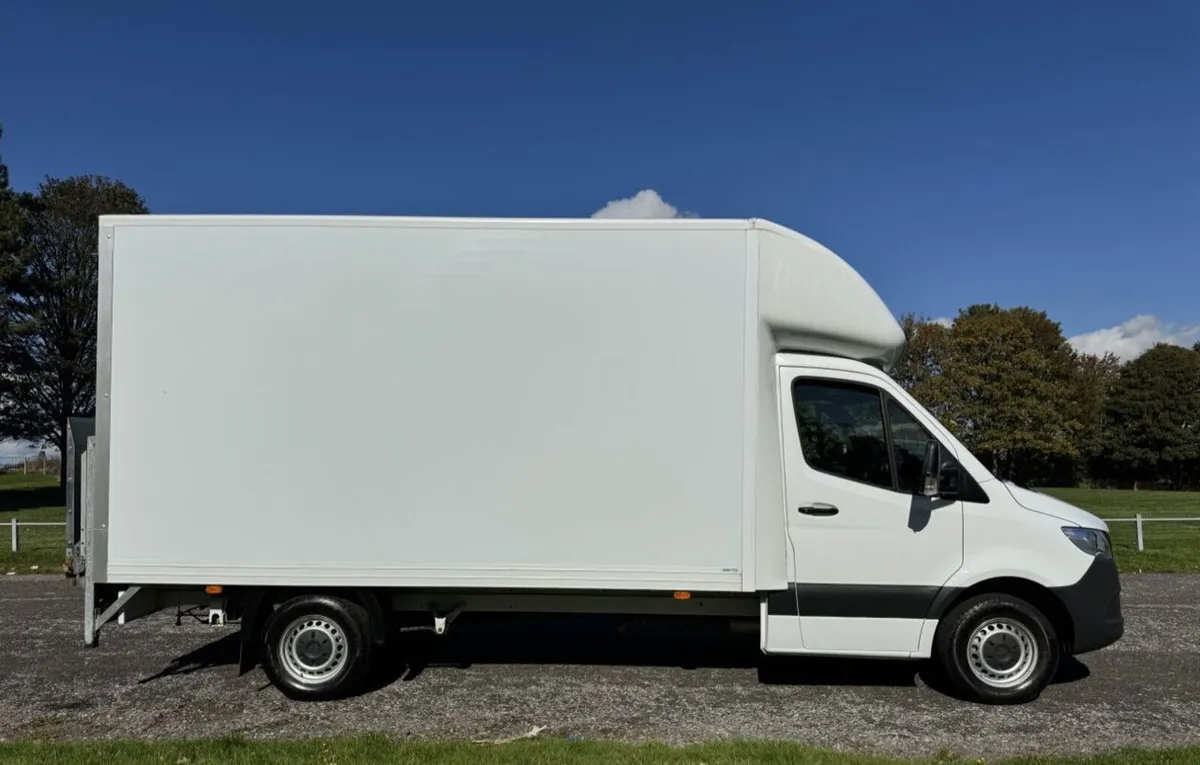 2022 Mercedes-Benz Sprinter CurtainSider Van - Image 2