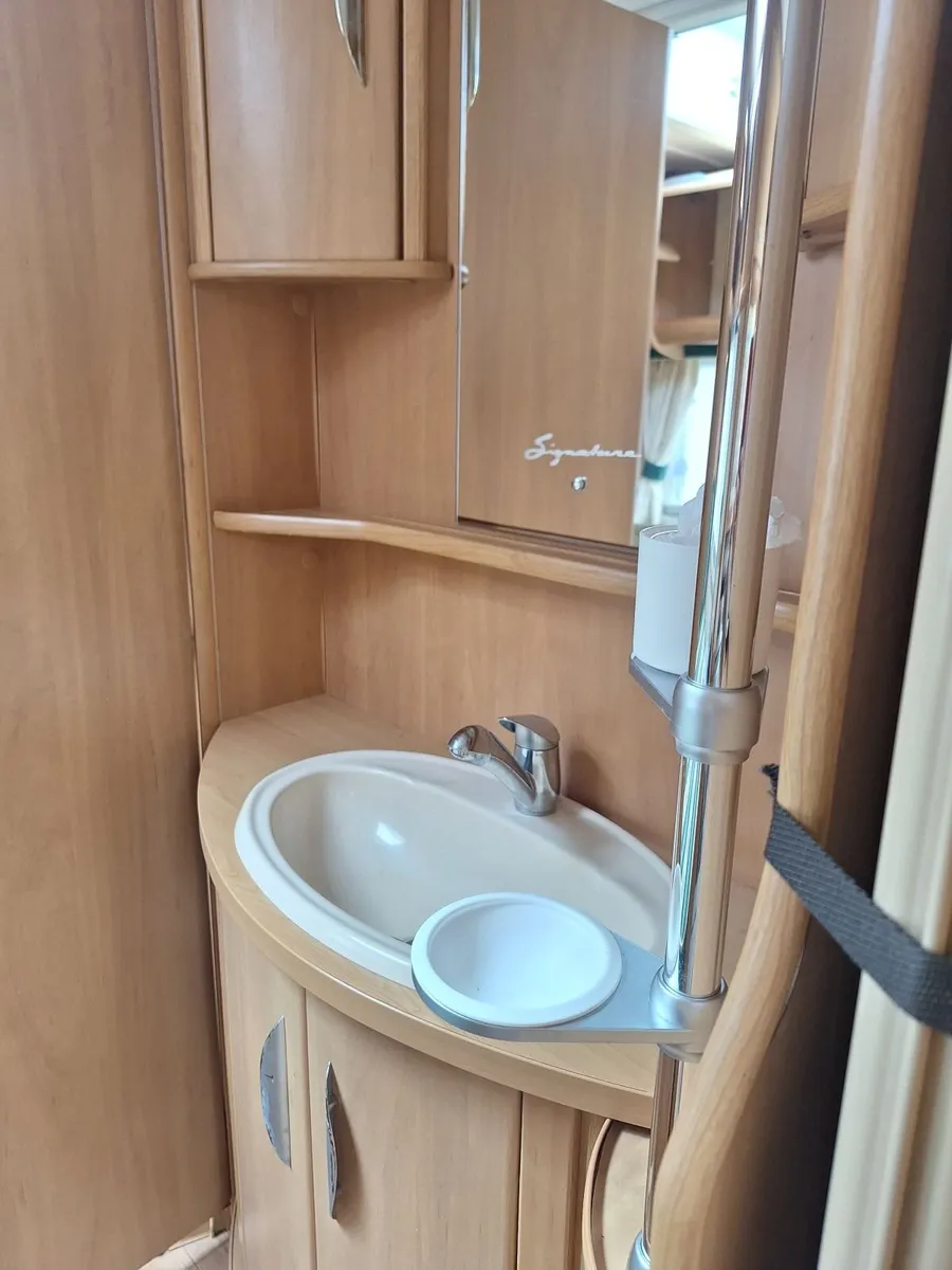 2004 Swift Signature Caravan - Image 4