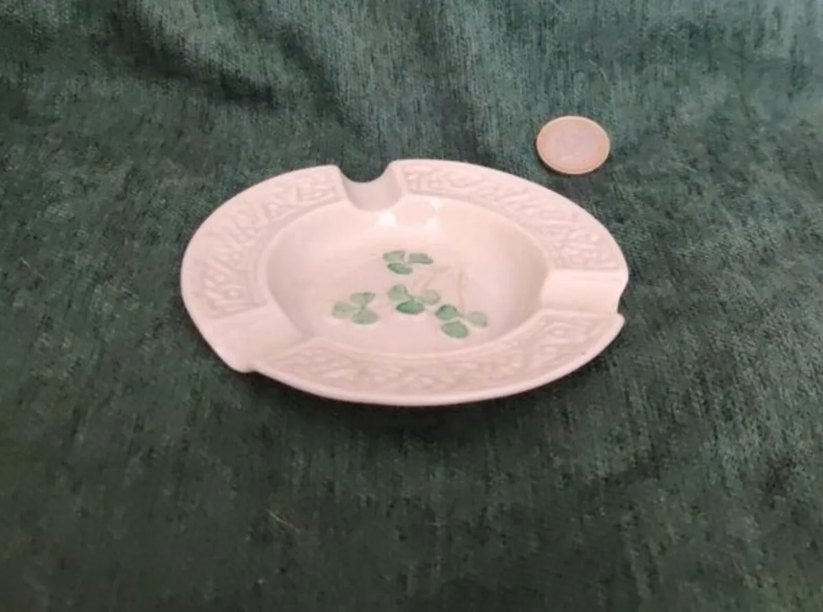 Beellek ashtray - Image 3