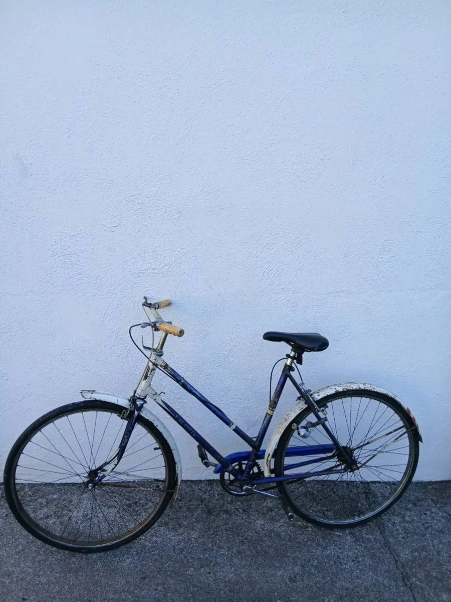 Vintage ladies Elswick Bicycle For Sale - Image 3