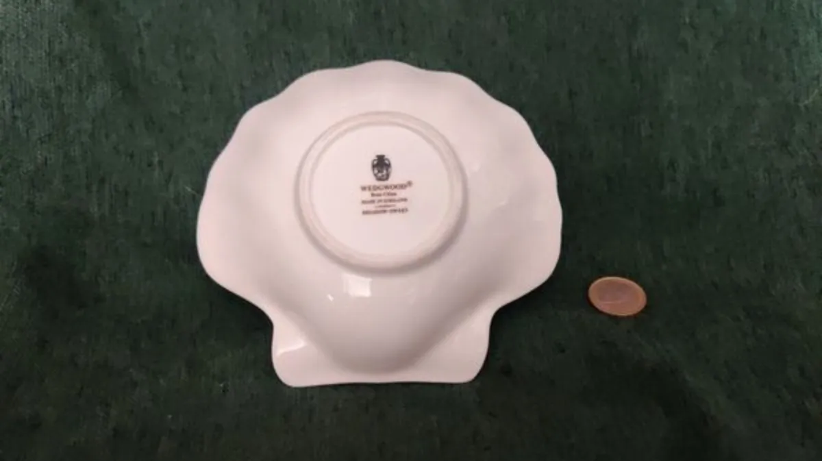 Wedgwood shell dish - Image 3