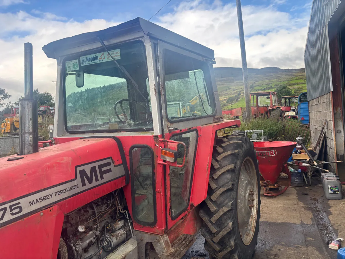 MF 575 Tractor Cab - Image 4