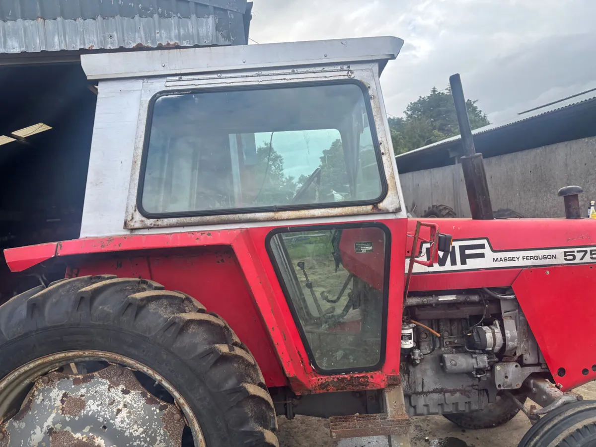 MF 575 Tractor Cab - Image 3