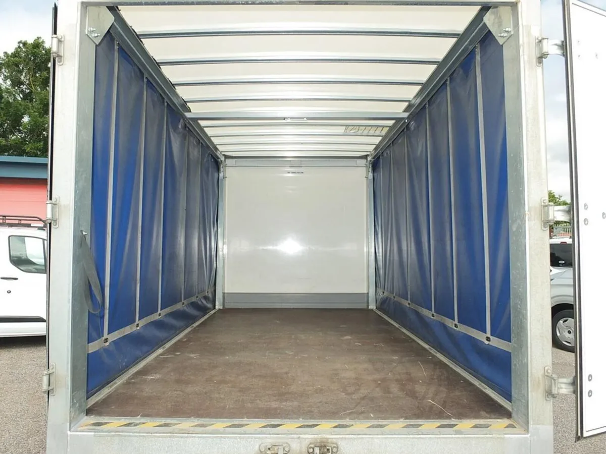 2025 Iveco Daily CurtainSider Van - Image 2