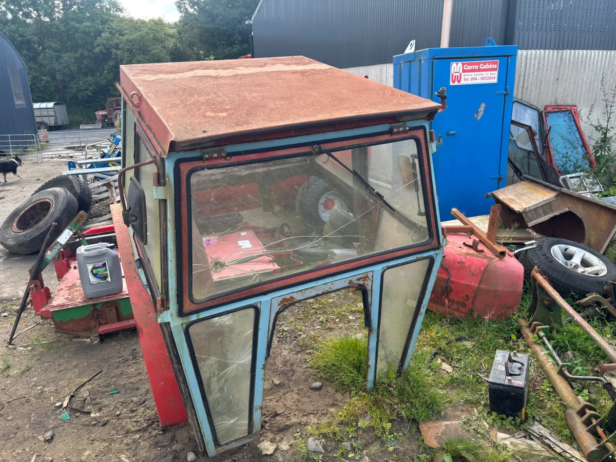 Tractor Cab Off MF275 - Image 4