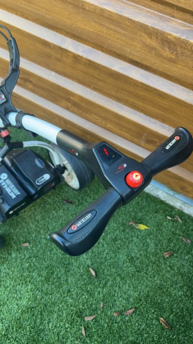 Motocaddy S1 Electric Trolley - Image 4
