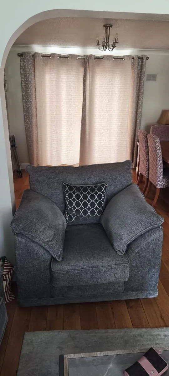 Sofa and table and chairs - Image 2