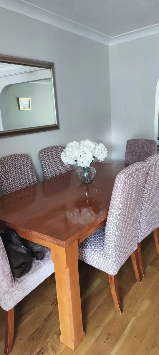 Sofa and table and chairs - Image 4