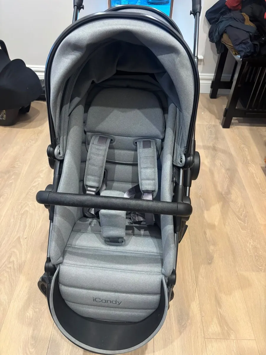 Twin Pushchair - Image 2