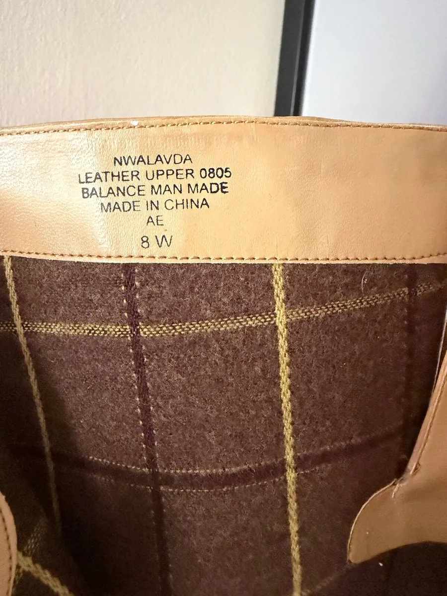 New Vintage boots - Image 2