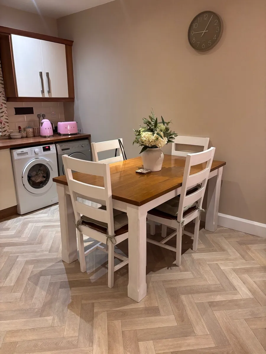 Kitchen table