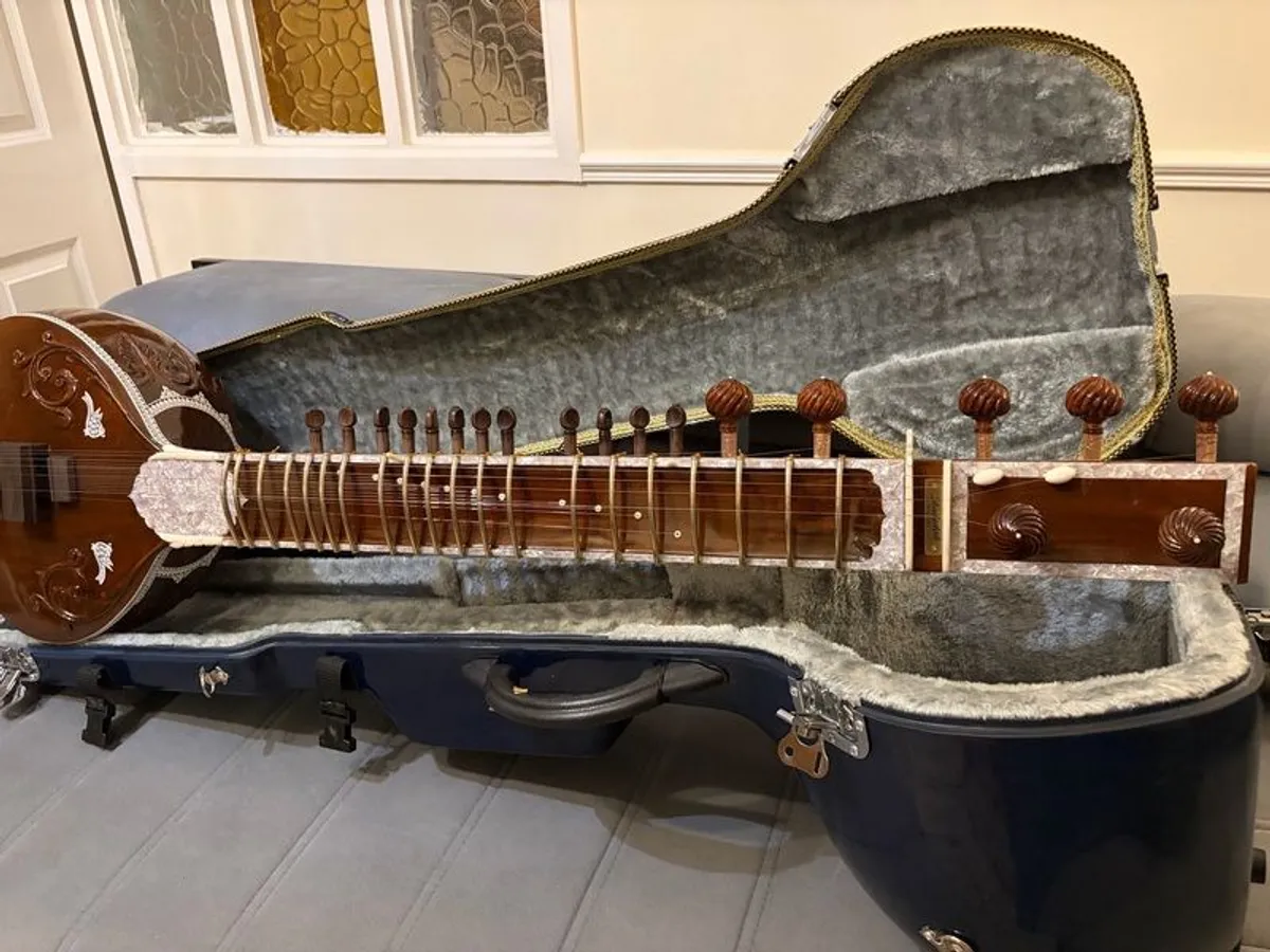 NEW Sitar + Flight Case - Image 2