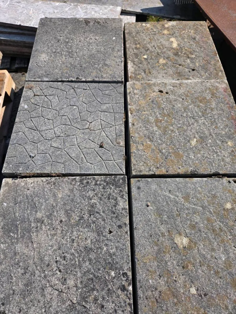 Second hand paving slabs - Image 1