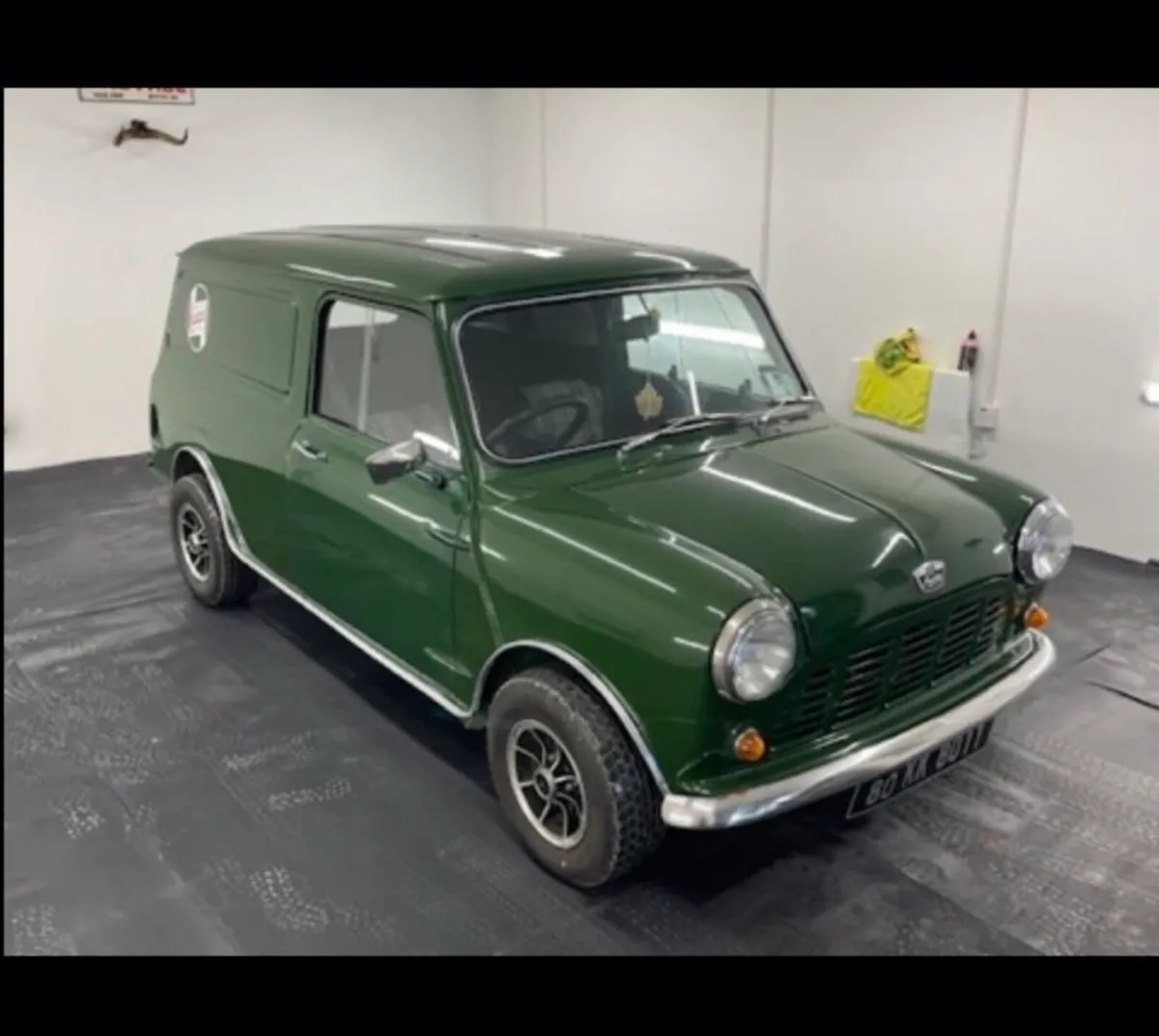 1980 mini van - Image 2