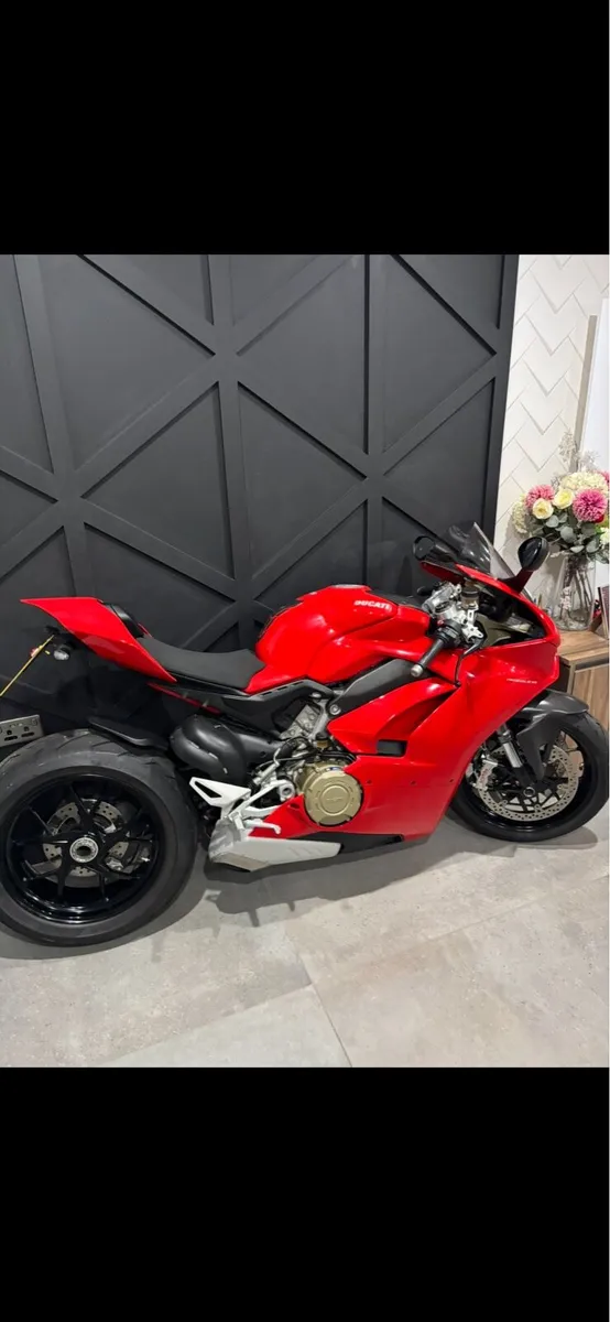 Ducati v4 Panigale 2019