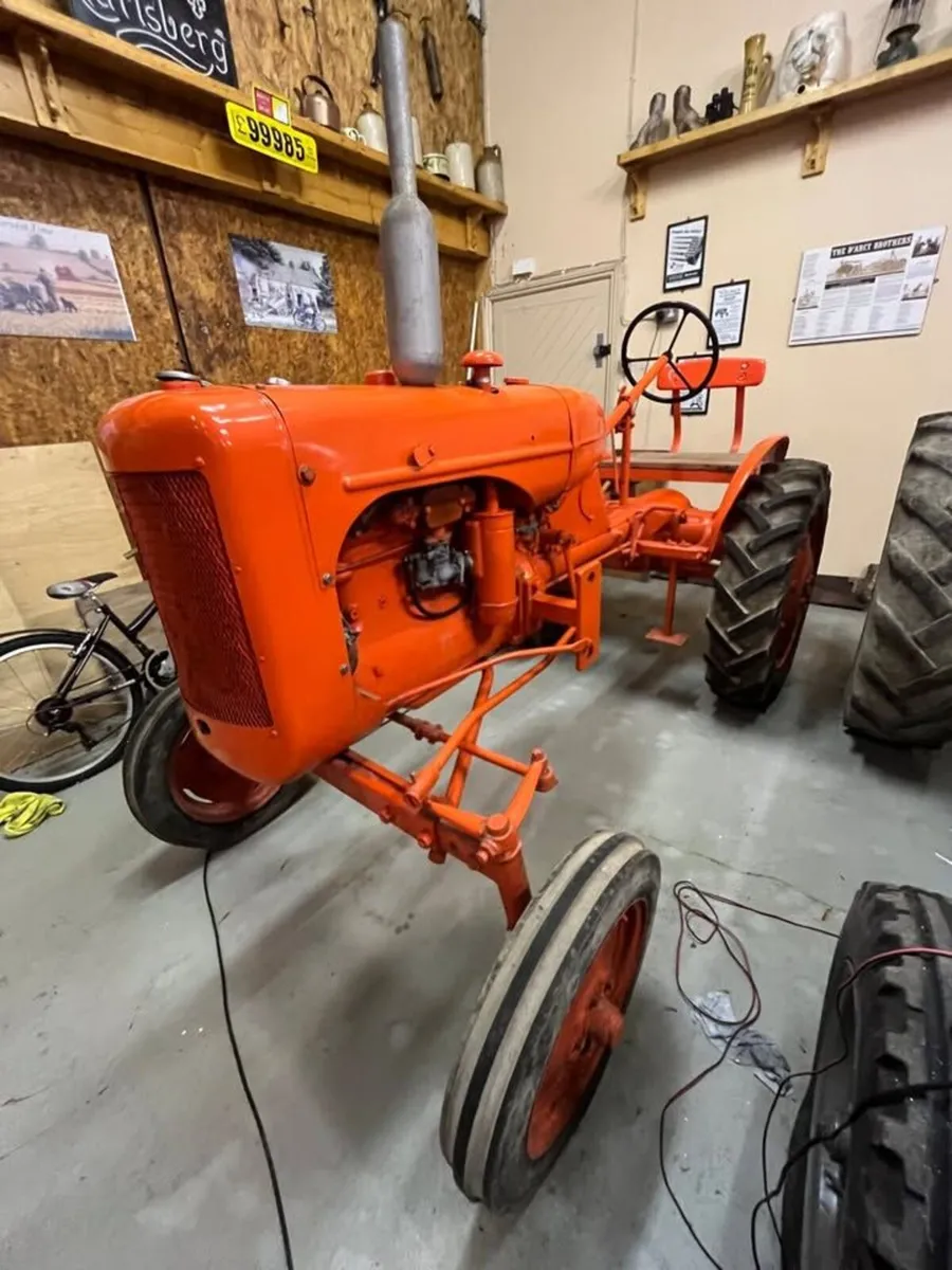 Allis Chalmers Model B 1950 - Image 1