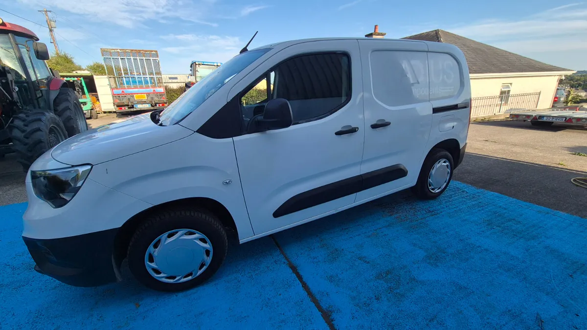 OPEL COMBO 1.5 DIESEL VAN - Image 3