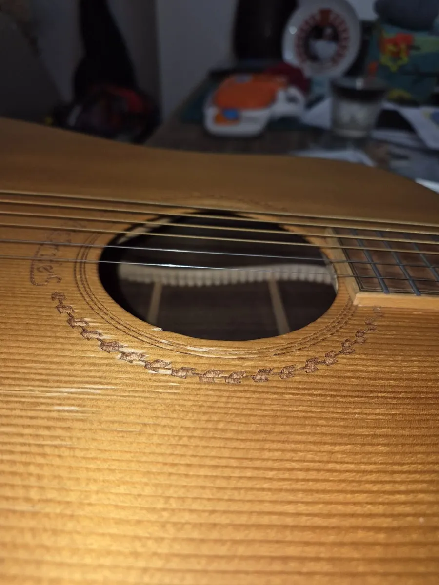 Vintage solid spruce / rosewood guitar + case - Image 4