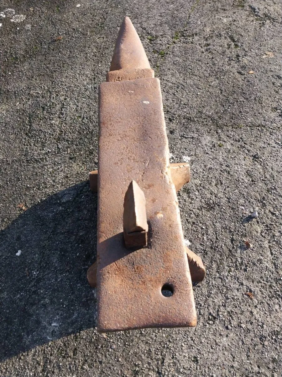 Blacksmiths Anvil - Image 3
