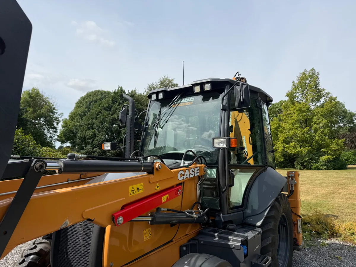 2022 Case 580SV Digger 3000 hours MINT*** - Image 4