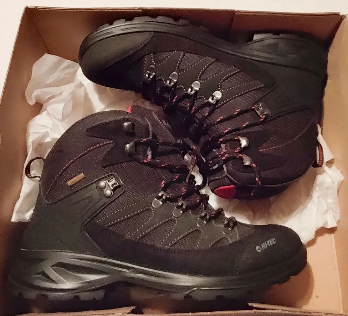 Hi-tec Walking Boots (great Condition). - Image 1