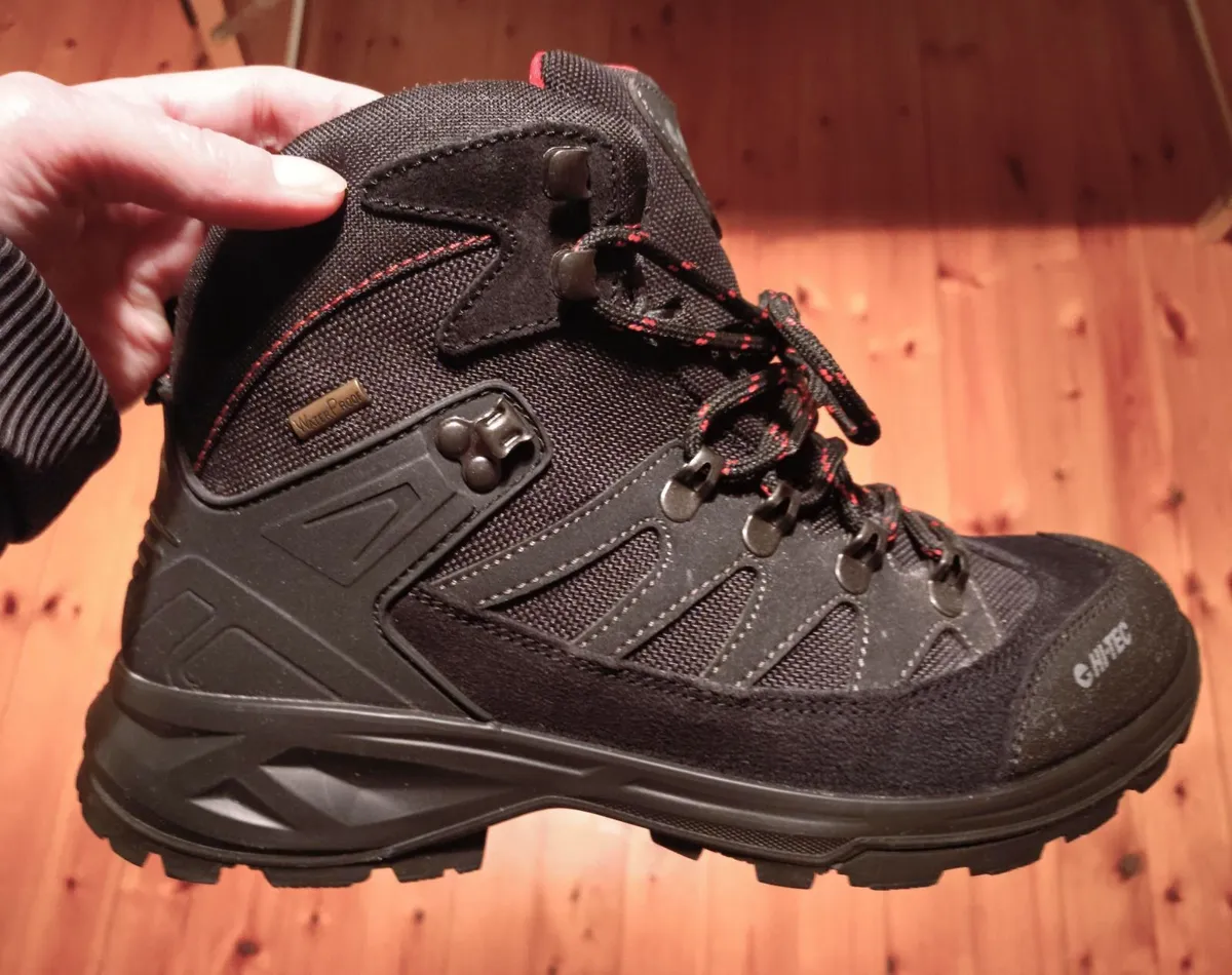 Hi-tec Walking Boots (great Condition). - Image 2
