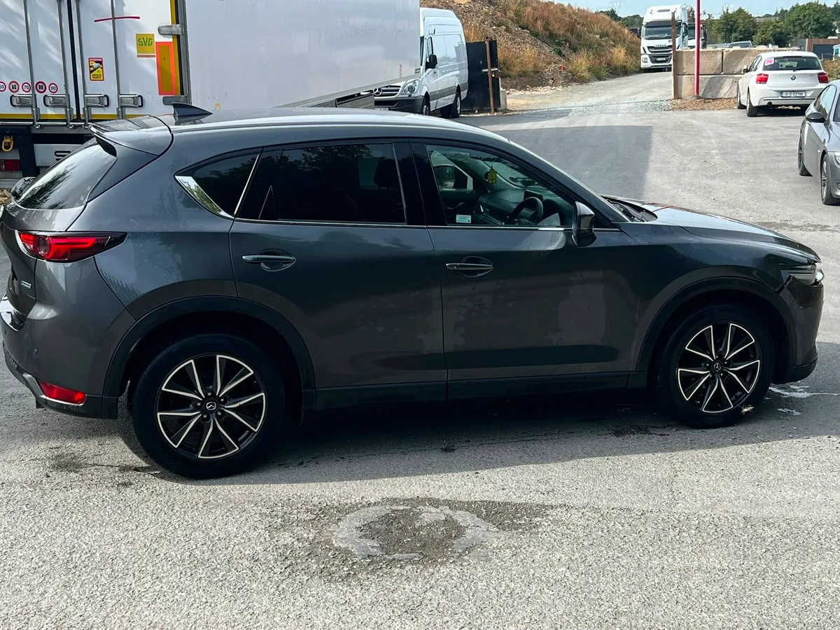 Mazda CX5 2018 light damage - Image 3