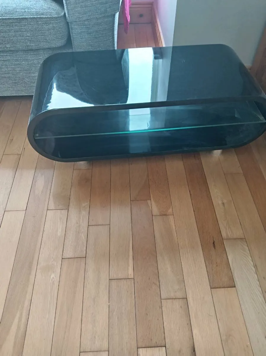 TV stand - Image 2
