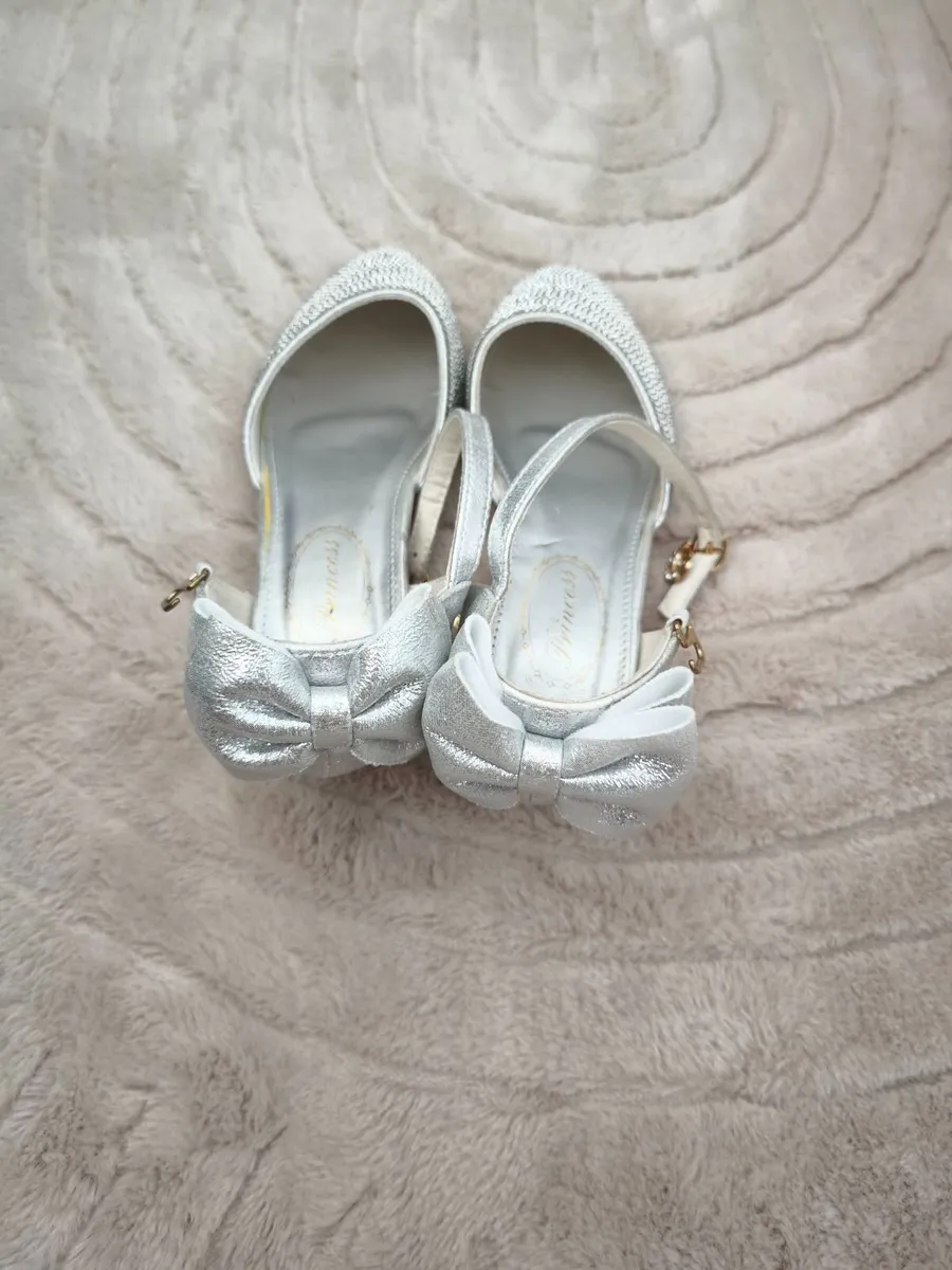 Clothes - Image 2
