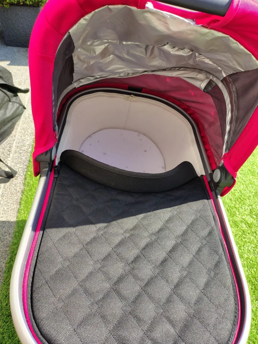 UPPAbaby Vista 2015 Bassinet / Carrycot (Red ) – - Image 3
